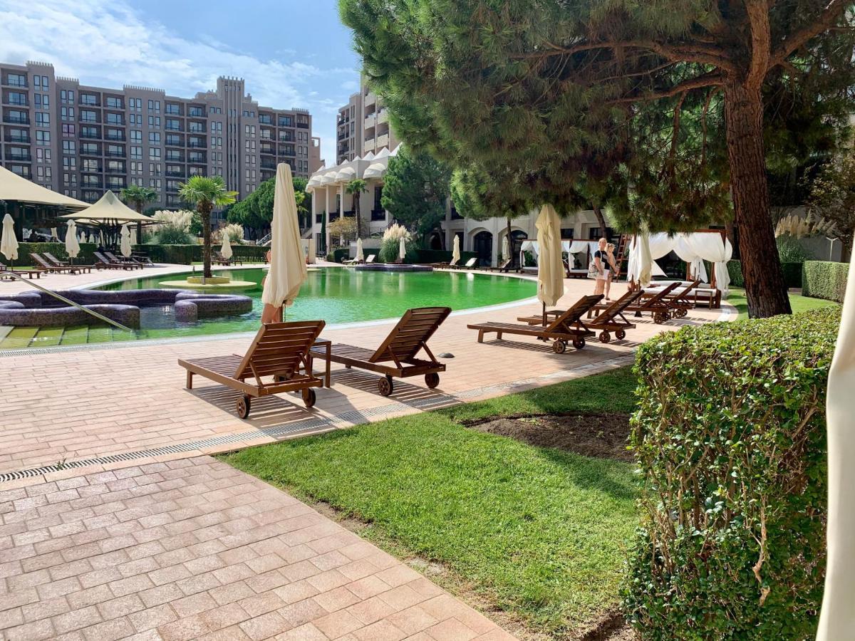 Royal Beach Apartments - 5M To Pool, 100M To Beach Napospart Kültér fotó
