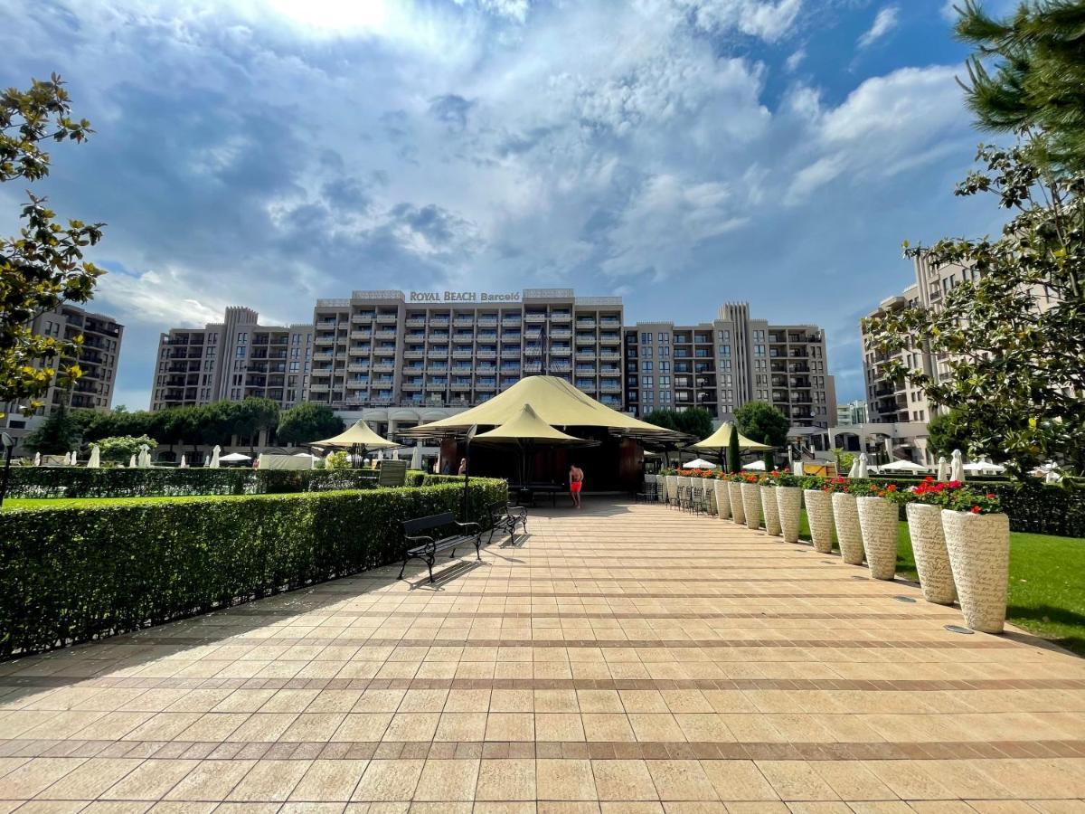 Royal Beach Apartments - 5M To Pool, 100M To Beach Napospart Kültér fotó